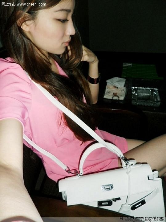 鄭州科技新品亮相，功能亮點與體驗展示，遠離色情內容，感受科技魅力