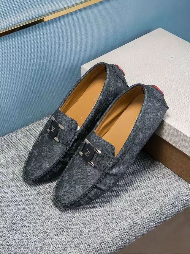 LV最新男鞋，時(shí)尚之選，情感之絆