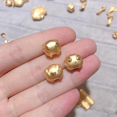 最新黃金價格動態(tài)，小巷深處的黃金秘密