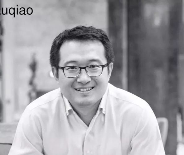 何匡最新女友，變化的力量與自信成就之路的見證者