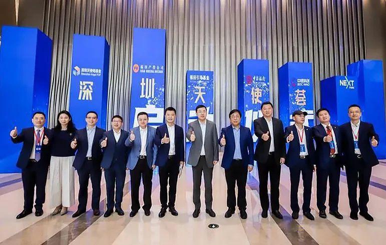 探索小巷獨(dú)特風(fēng)情小店，最新租房信息一網(wǎng)打盡！