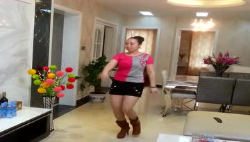 南昌玲玲最新睡衣，自然美景之旅的時尚邀請