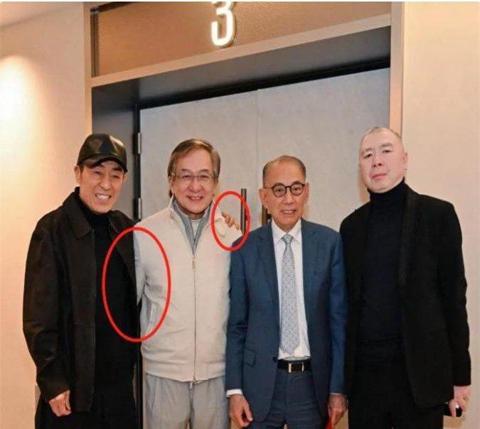 成龍最新動態(tài)揭秘，小巷深處的驚喜探索之旅（2025年）