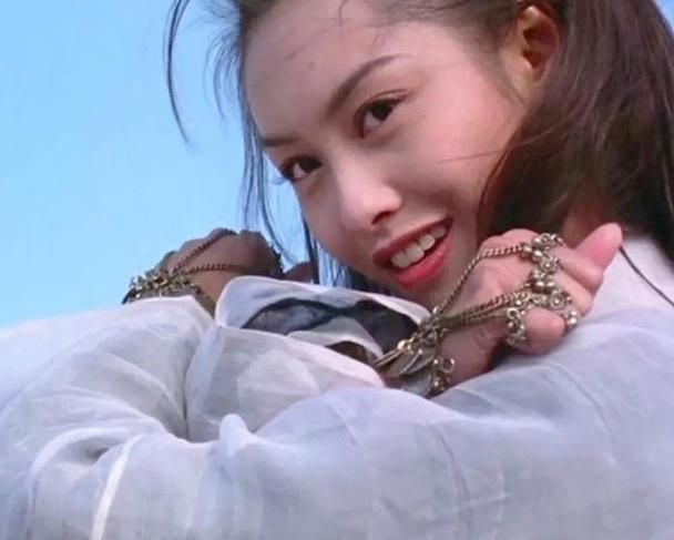 朱茵2025最新照片，公眾視角下的觀點碰撞與個人立場展現(xiàn)