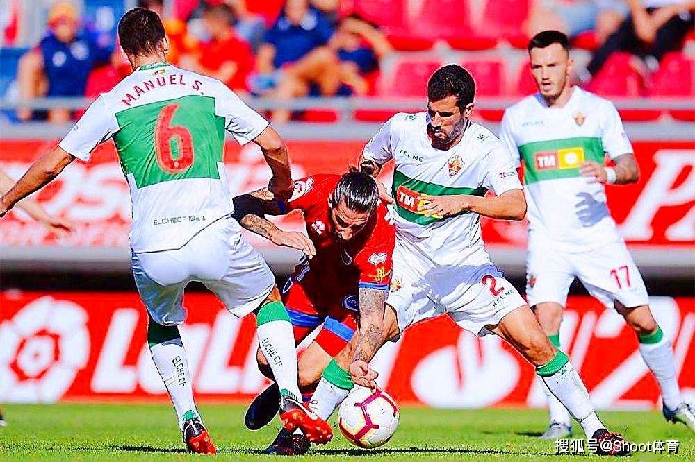 西甲賽場(chǎng)激戰(zhàn)正酣，熱血沸騰瞬間大揭秘！