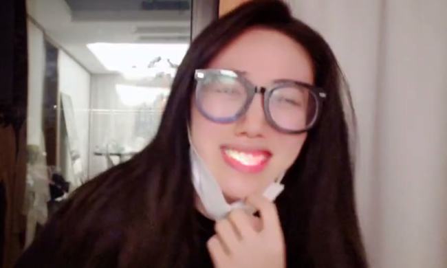 小董最新潮流風(fēng)采揭秘，引領(lǐng)潮流魅力無限！