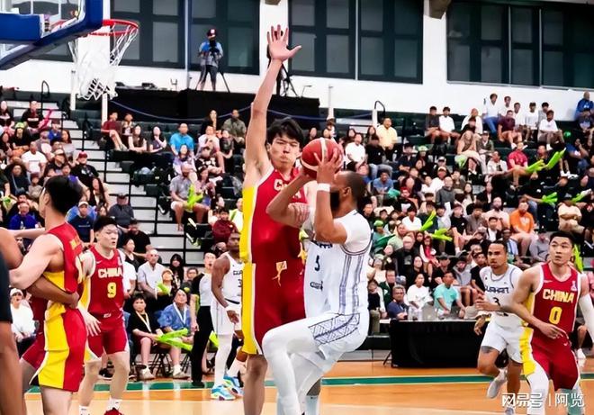 最新籃球賽事，賽場(chǎng)上的溫情與陪伴