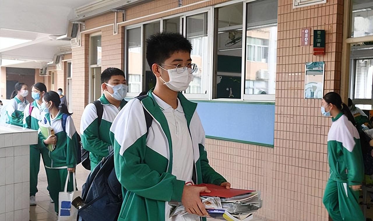 最新暴雨通知，科技智能守護(hù)安全，生活無憂預(yù)警通知