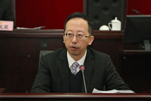 松江區(qū)長(zhǎng)引領(lǐng)科技革新，打造未來(lái)生活新篇章啟航