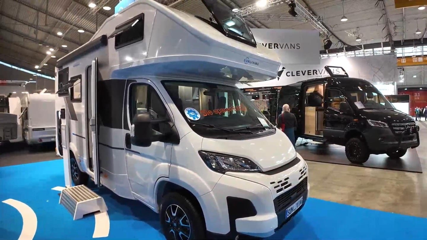 探索小巷中的驚喜，揭秘最新款房車發(fā)布，帶你領(lǐng)略未來生活新體驗