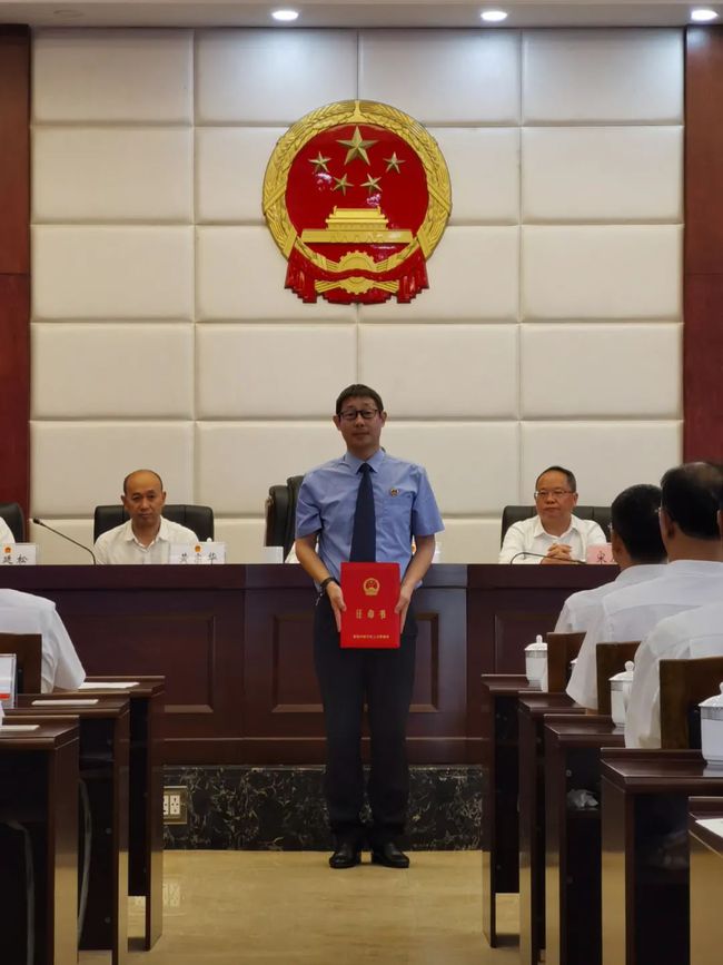 張宇新引領(lǐng)科技革新，揭秘其最新任職與高科技產(chǎn)品新動(dòng)向