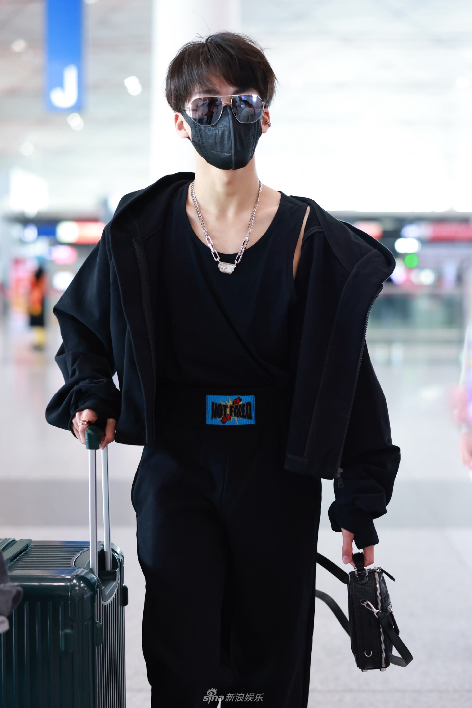 何洛洛機場最新動態(tài)，自然美景的輕松探索之旅