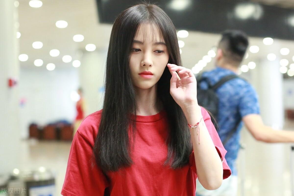 鞠婧祎最新采訪揭秘，星光下的真實(shí)自我探索