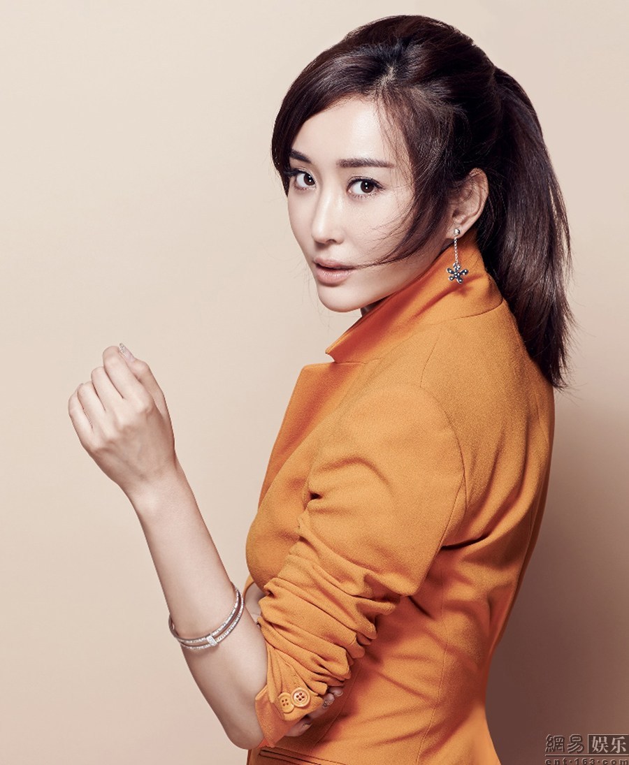 麥秀彩兒引領(lǐng)最新時(shí)尚潮流，成為新領(lǐng)軍者